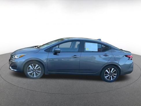 Used 2025 Nissan Versa SV image 9