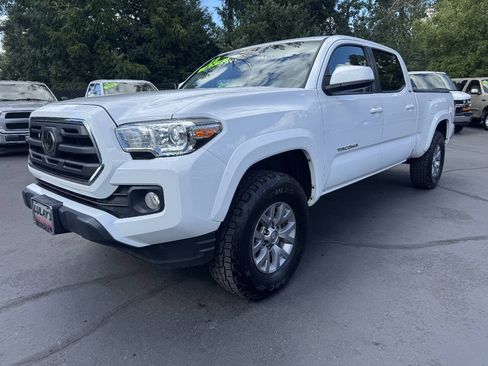 Used 2019 Toyota Tacoma SR5 AWD/4WD image 1