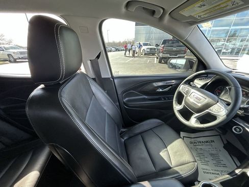 Used 2024 GMC Terrain SLT w/ Tech Package image 10
