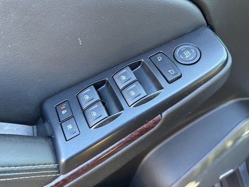 Used 2020 GMC Yukon SLE w/ SLE Value Package image 30