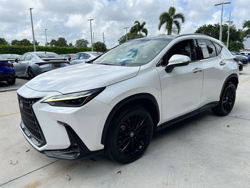 Certified 2022 Lexus NX 350 AWD w/ Vision Package image 3
