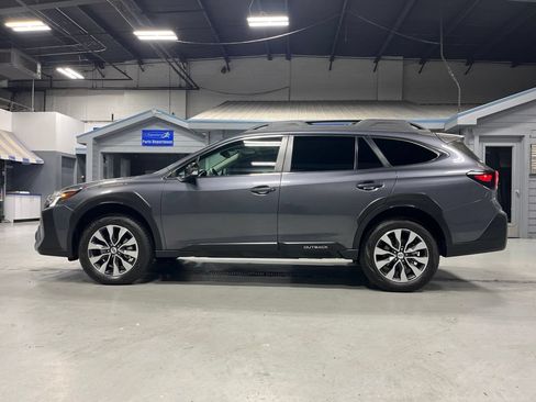 Used 2025 Subaru Outback Limited AWD/4WD image 6