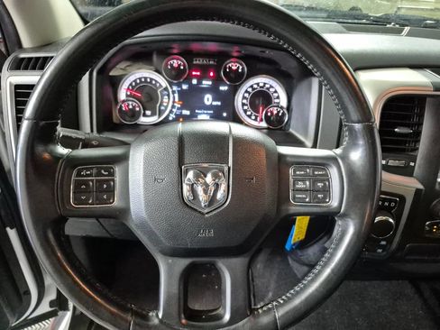 Used 2019 RAM 1500 Classic SLT w/ Luxury Group AWD/4WD image 11