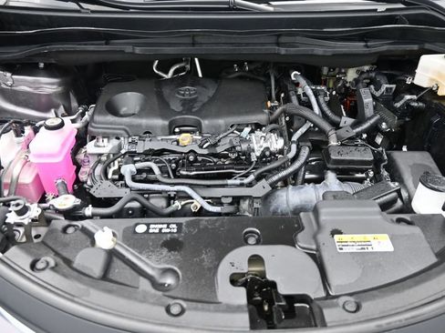 Used 2024 Toyota Sienna XLE FWD image 20