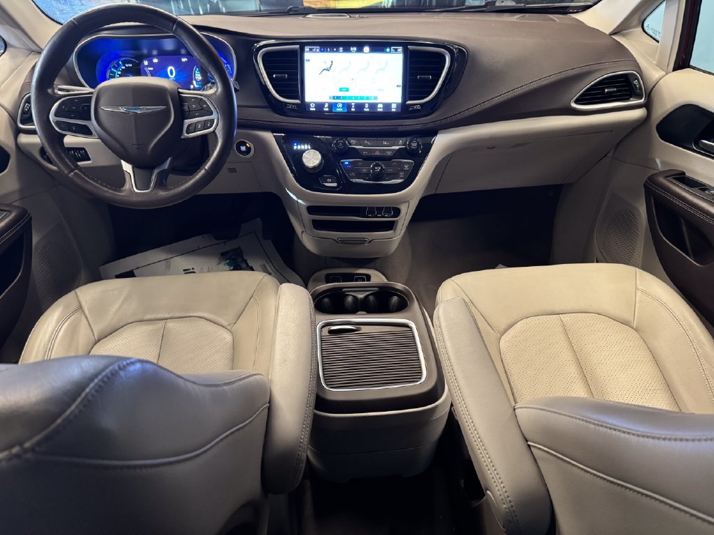 Used 2021 Chrysler Pacifica Touring-L FWD image 9