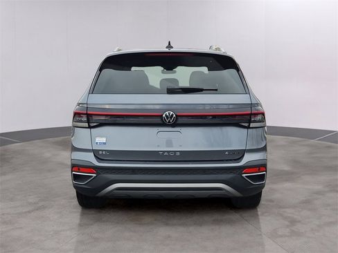 Certified 2025 Volkswagen Taos SEL image 5