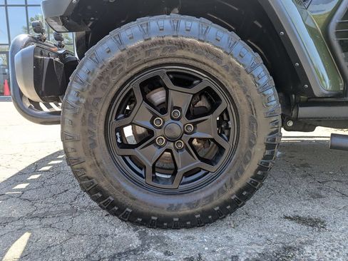 Used 2022 Jeep Gladiator Sport AWD/4WD image 45