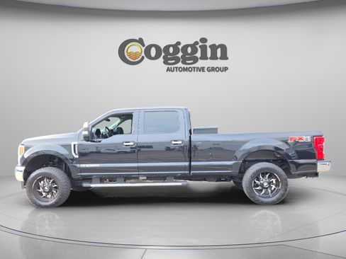 Used 2019 Ford F250 XLT w/ XLT Premium Package image 3
