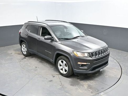 Used 2018 Jeep Compass Latitude image 32