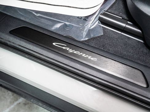 New 2026 Porsche Cayenne E-Hybrid Coupe AWD/4WD image 30