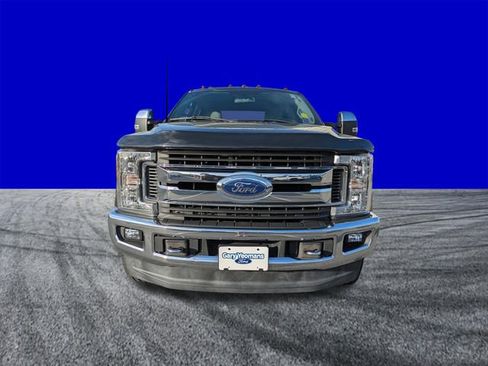Certified 2017 Ford F250 XLT w/ XLT Premium Package image 9
