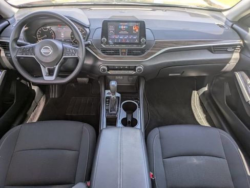 Used 2023 Nissan Altima 2.5 SV FWD image 13