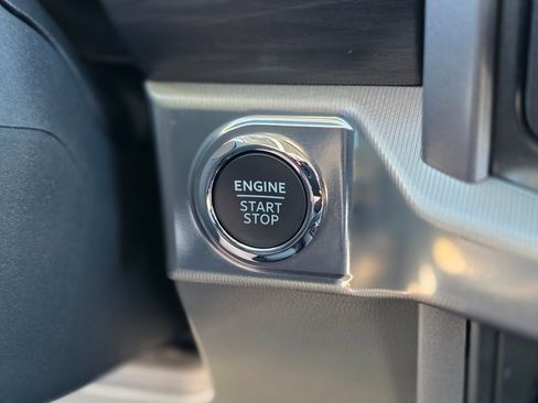 Used 2025 Ford F150 Lariat w/ Equipment Group 501A Mid image 33