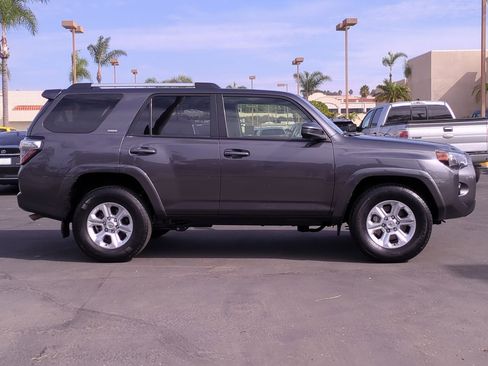 Used 2023 Toyota 4Runner SR5 image 5
