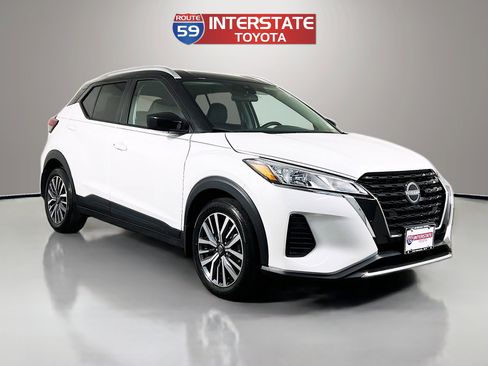 Used 2024 Nissan Kicks SV FWD image 1