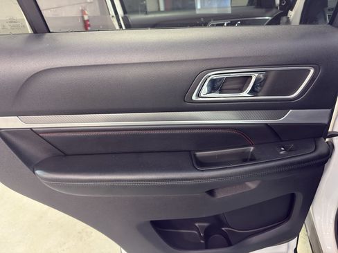 Used 2016 Ford Explorer Sport AWD/4WD image 27