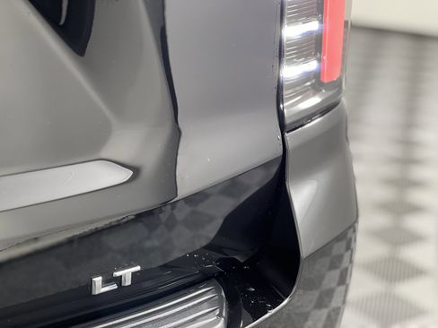 Used 2025 Chevrolet Suburban LT w/ Comfort Package image 12