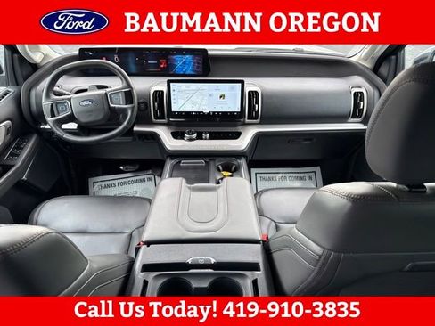 Used 2025 Ford Expedition Active AWD/4WD image 17