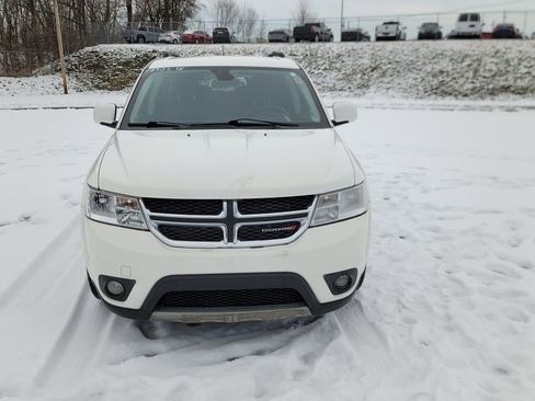 Used 2018 Dodge Journey SXT image 4