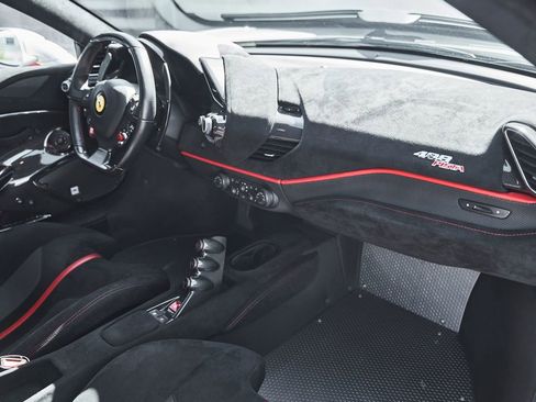 Used 2020 Ferrari 488 Pista Coupe RWD image 34