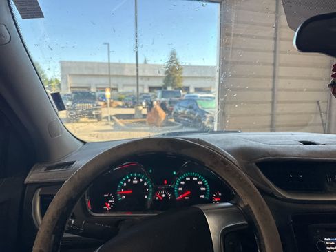 Used 2017 Chevrolet Traverse LT image 20