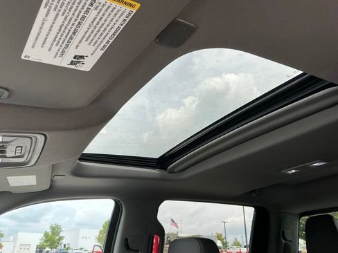Used 2019 Chevrolet Silverado 1500 LTZ w/ LTZ Premium Package AWD/4WD image 33