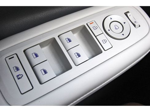 Used 2025 Hyundai Santa Fe Limited FWD image 21