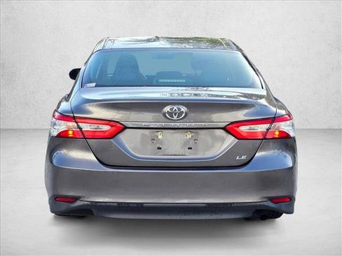 Used 2018 Toyota Camry LE FWD image 6