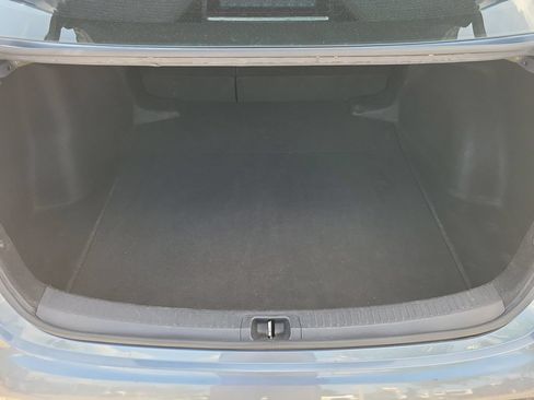 Used 2021 Toyota Corolla LE FWD image 8