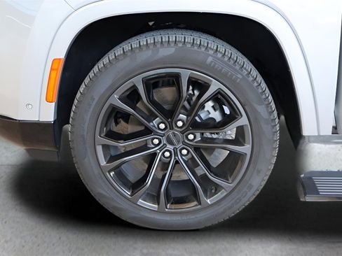 Used 2023 Jeep Grand Wagoneer Series III w/ Quick Order Packagew 28T image 9