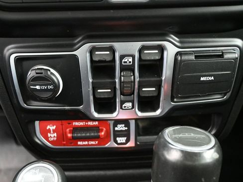 Used 2020 Jeep Gladiator Rubicon image 23