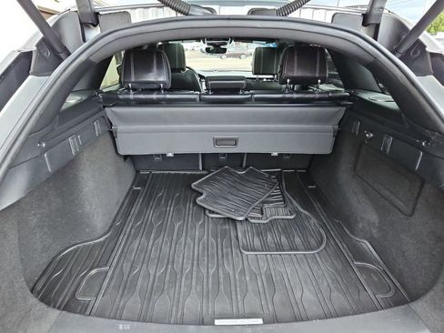 Used 2019 Land Rover Range Rover Velar R-Dynamic HSE image 20