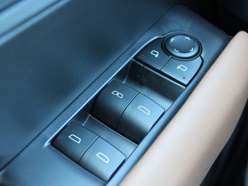 New 2026 GMC Canyon AT4 w/ AT4 Premium Package image 18