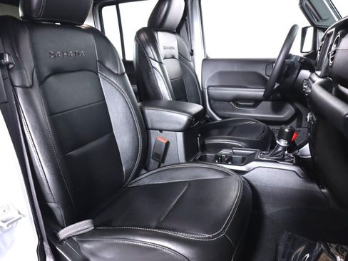 Used 2023 Jeep Wrangler Unlimited Sahara AWD/4WD image 43