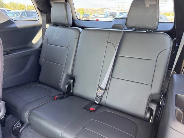 Certified 2020 Chevrolet Traverse Premier w/ Redline Edition FWD image 12
