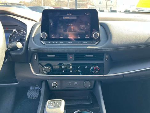 Used 2022 Nissan Rogue S image 12