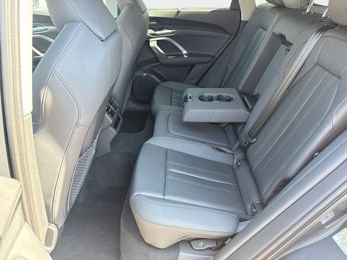 Used 2025 Audi Q5 2.0T Premium Plus w/ Premium Plus image 12