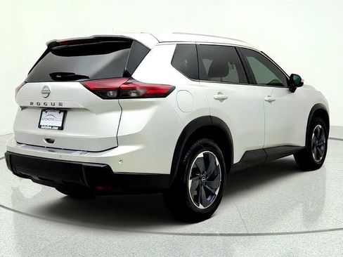 Used 2025 Nissan Rogue SV w/ SV Premium Package FWD image 5