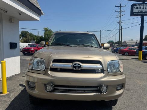 Used 2006 Toyota Sequoia SR5 AWD/4WD image 3