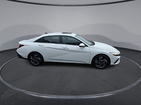New 2026 Hyundai Elantra Limited image 12