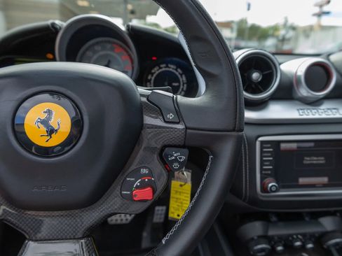 Used 2016 Ferrari California T RWD image 69
