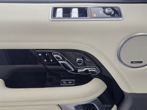 Used 2020 Land Rover Range Rover Long Wheelbase HSE image 28