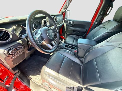 Used 2022 Jeep Wrangler Unlimited Sahara w/ Cold Weather Group AWD/4WD image 27
