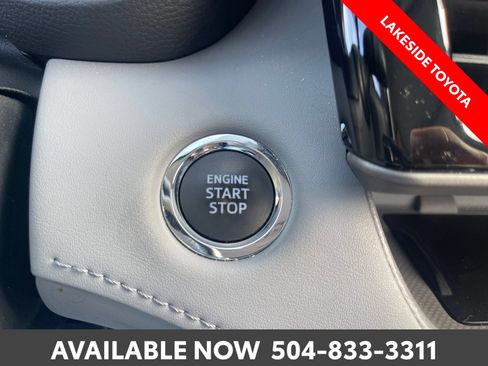 Used 2023 Toyota Highlander Limited FWD image 35