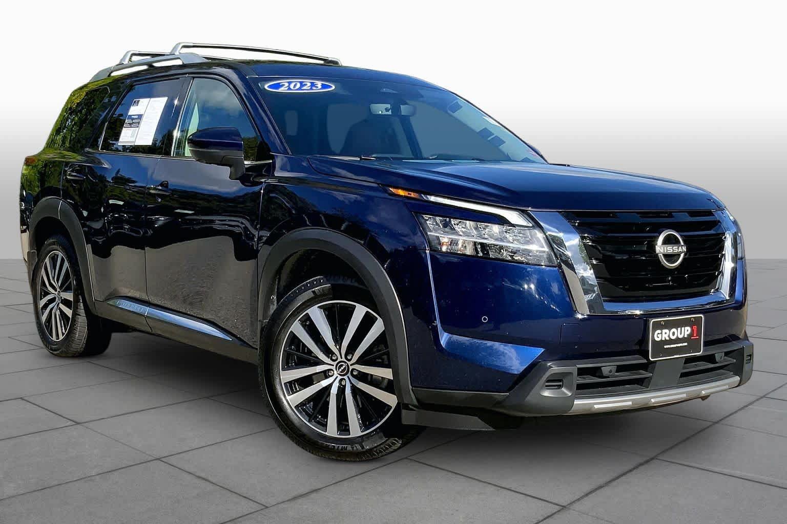 Used 2023 Nissan Pathfinder Platinum AWD/4WD image 3