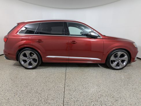 Certified 2024 Audi SQ7 Prestige image 8