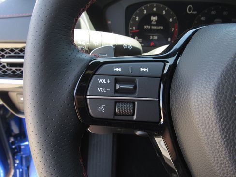 Certified 2025 Acura ADX A-Spec image 27