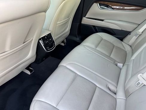 Used 2018 Cadillac XTS Luxury image 16