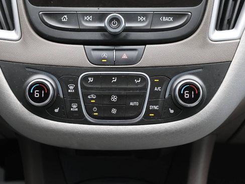 Used 2022 Chevrolet Malibu LT FWD image 20