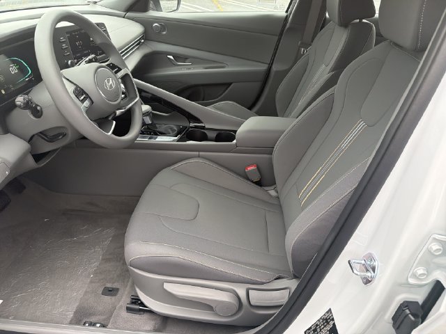 New 2026 Hyundai Elantra Hybrid FWD image 11